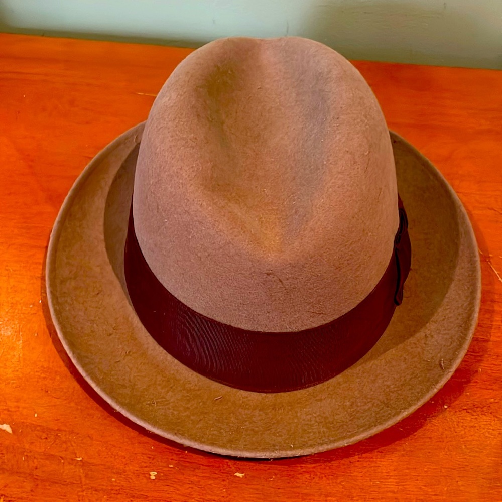 Dobbs 5th Avenue New York size 7 1/4 fedora